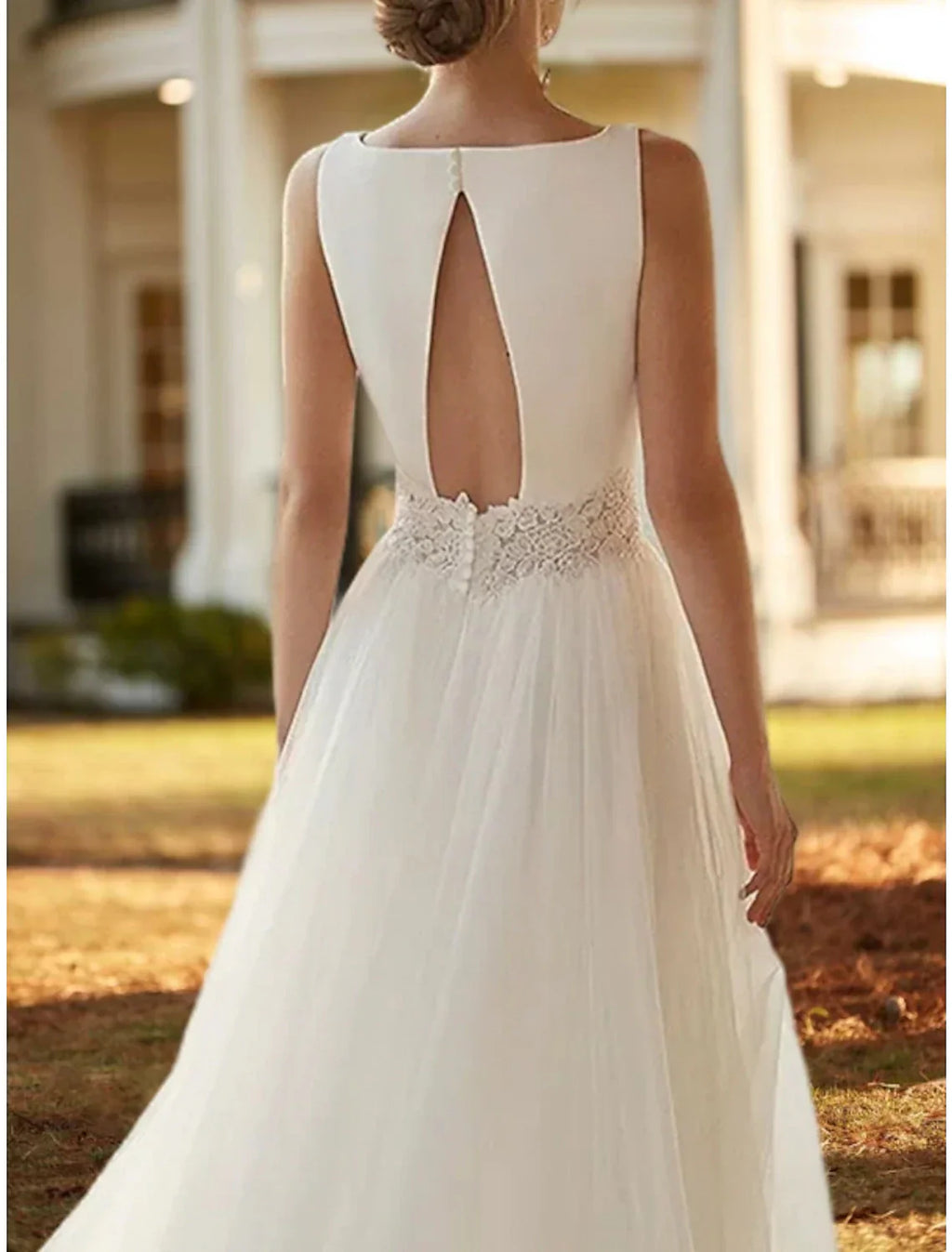 Lace Wedding Dress Sheath Gown for Brides Scoop Neck Sleeveless With Pleated Train
