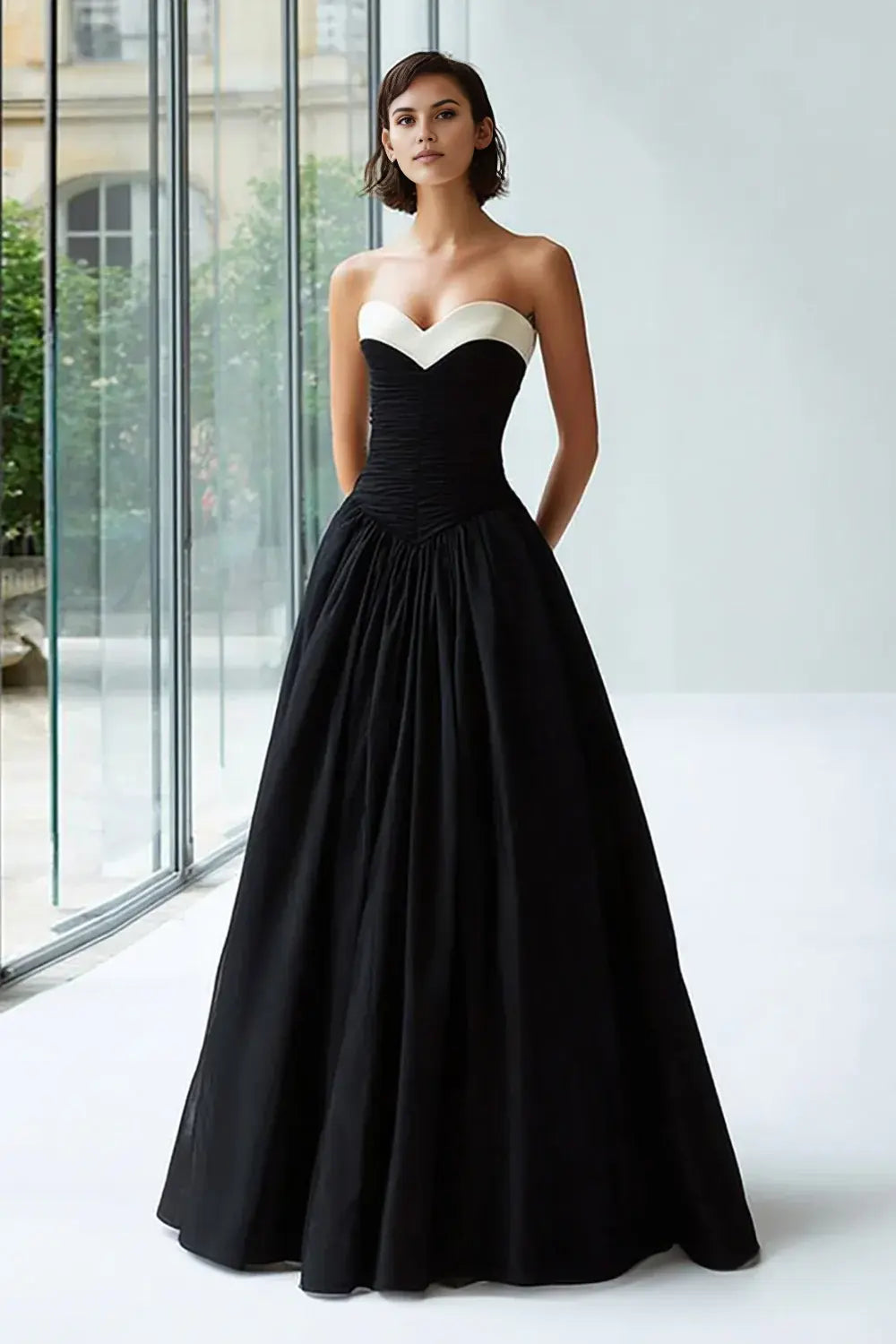 Elegant Satin Strapless Evening Dress Black White With Sweetheart Neckline And Pleated Detail For Formal Events