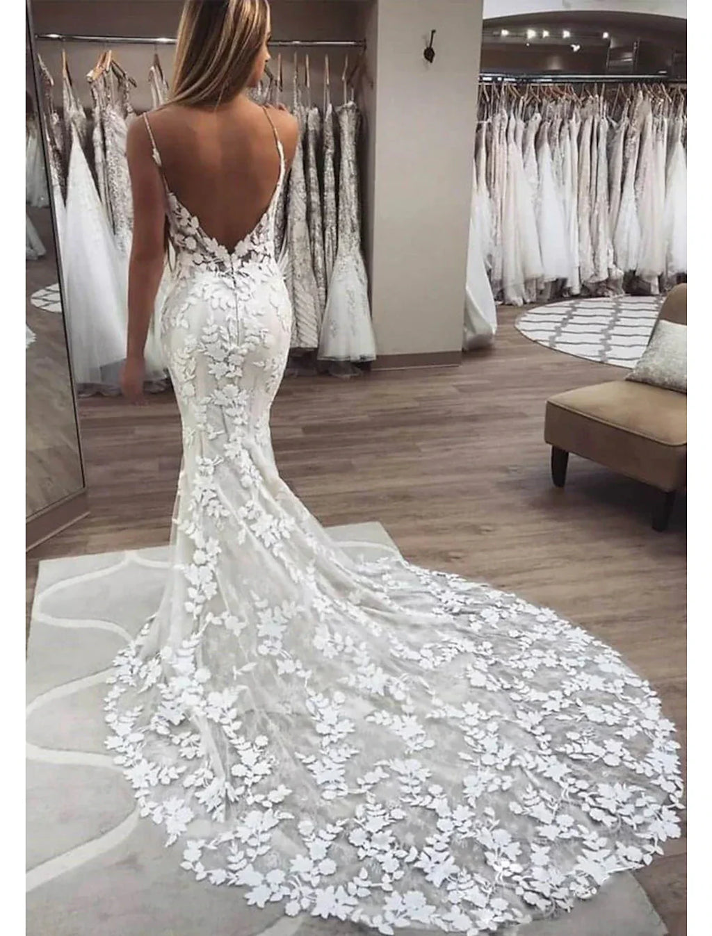 Beach Boho Mermaid Wedding Dress With Lace Appliques Camisole V Neck Spaghetti Straps Chapel Train For Brides