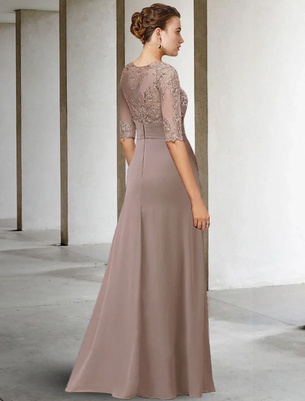 Elegant Mother Of The Bride Dress Plus Size Floor Length Chiffon Lace With Appliques Jewel Neck