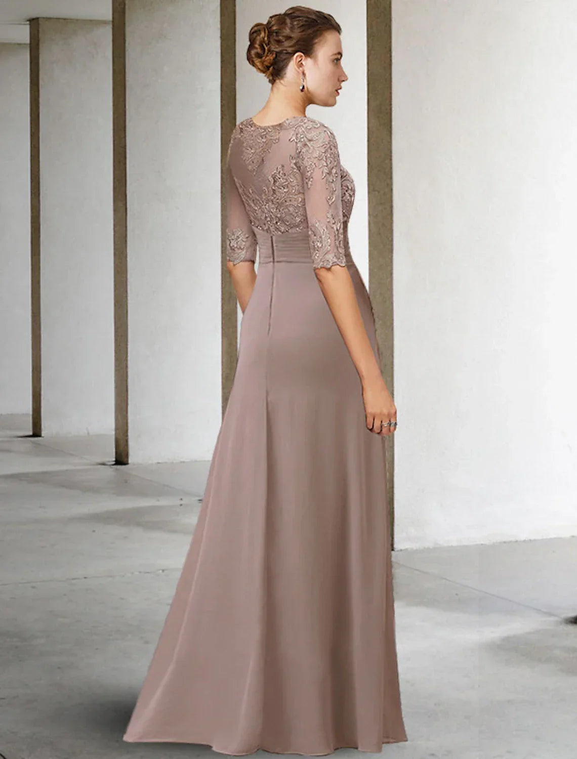 Elegant Mother Of The Bride Dress Plus Size Floor Length Chiffon Lace With Appliques Jewel Neck
