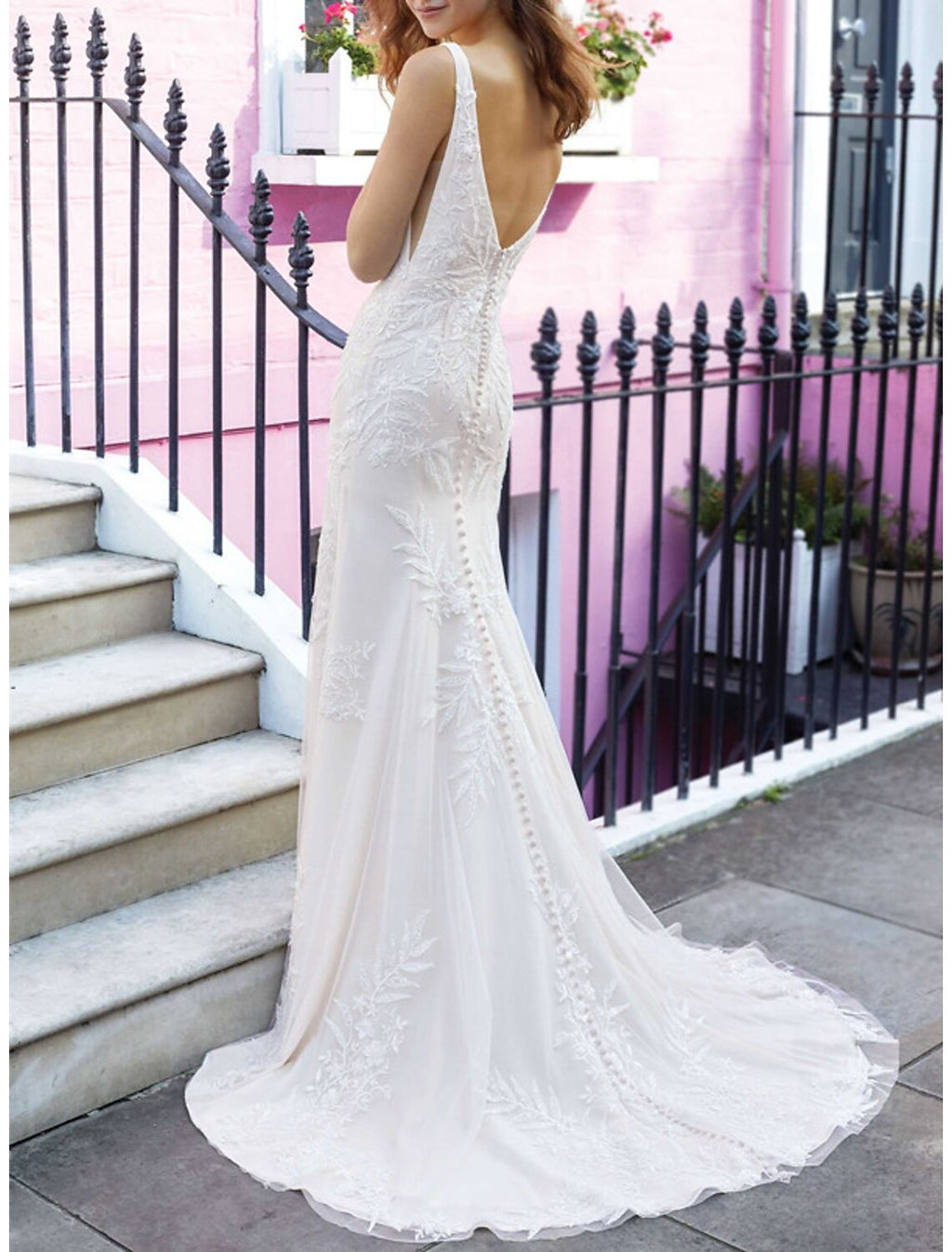 Open Back Mermaid Wedding Dress With Lace Appliques V Neck Sleeveless Trumpet Gown For Brides