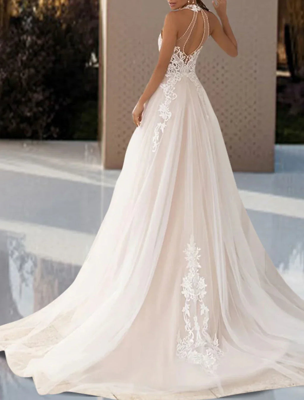 Beach Open Back Wedding Dress A Line Halter Neck Sleeveless Elegant Lace Gown With Pleats And Appliques For Beach Brides
