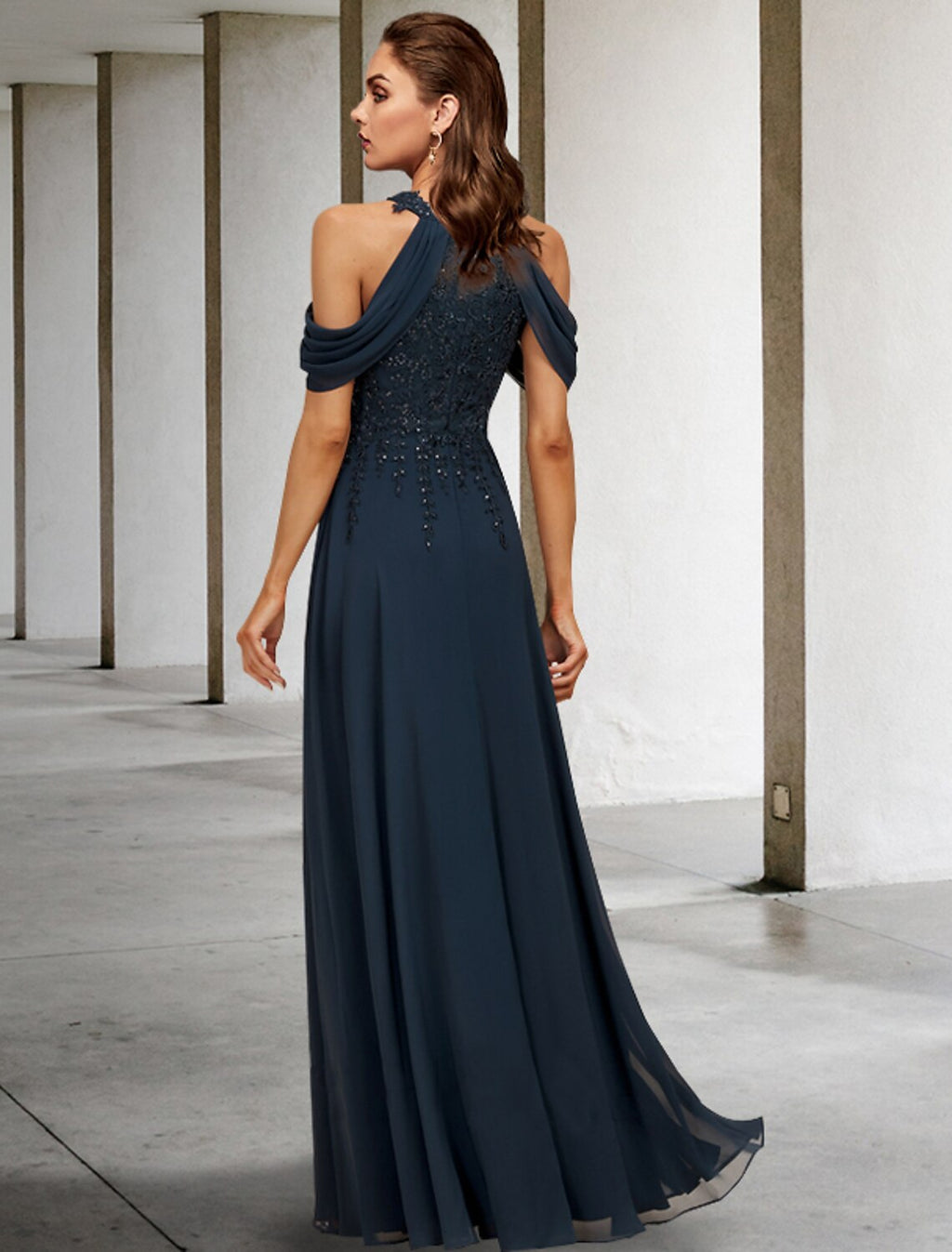 Plus Size Mother Of The Bride Dress Elegant Halter Neck A Line Floor Length Lace Tulle