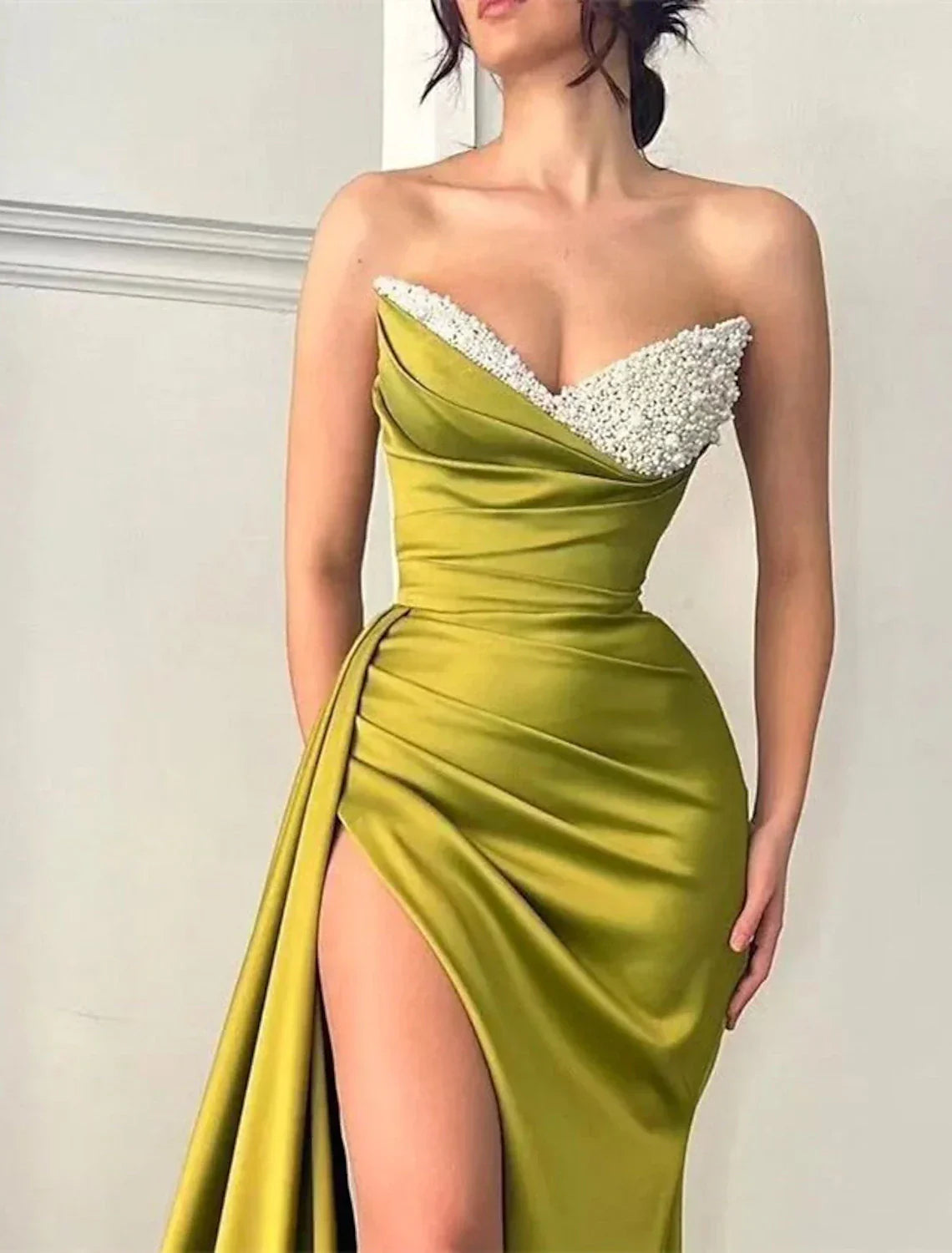 Mermaid Trumpet Evening Gown Satin Strapless Sequin Ruched Elegant Formal Wedding Dress With Court Train For Brides