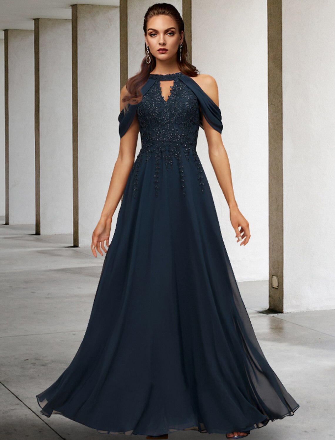 Plus Size Mother Of The Bride Dress Elegant Halter Neck A Line Floor Length Lace Tulle