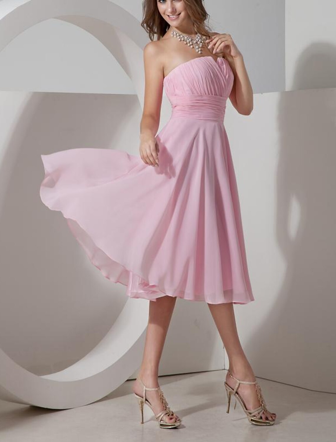 A Line Bridesmaid Dress Strapless V Neck Sleeveless Knee Length Chiffon Satin Shantung Pleats Draping Ruching Elegant