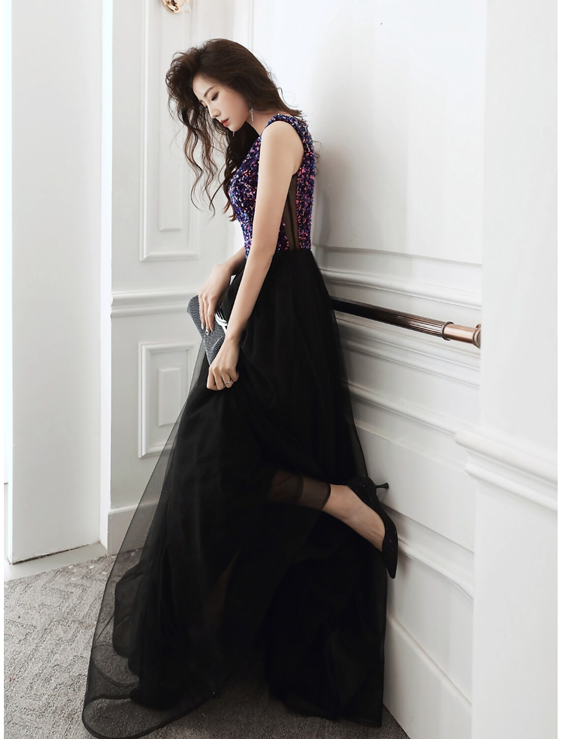 A-Line Glittering Wedding Guest Prom Dress V Neck Sleeveless Floor Length Sequined with