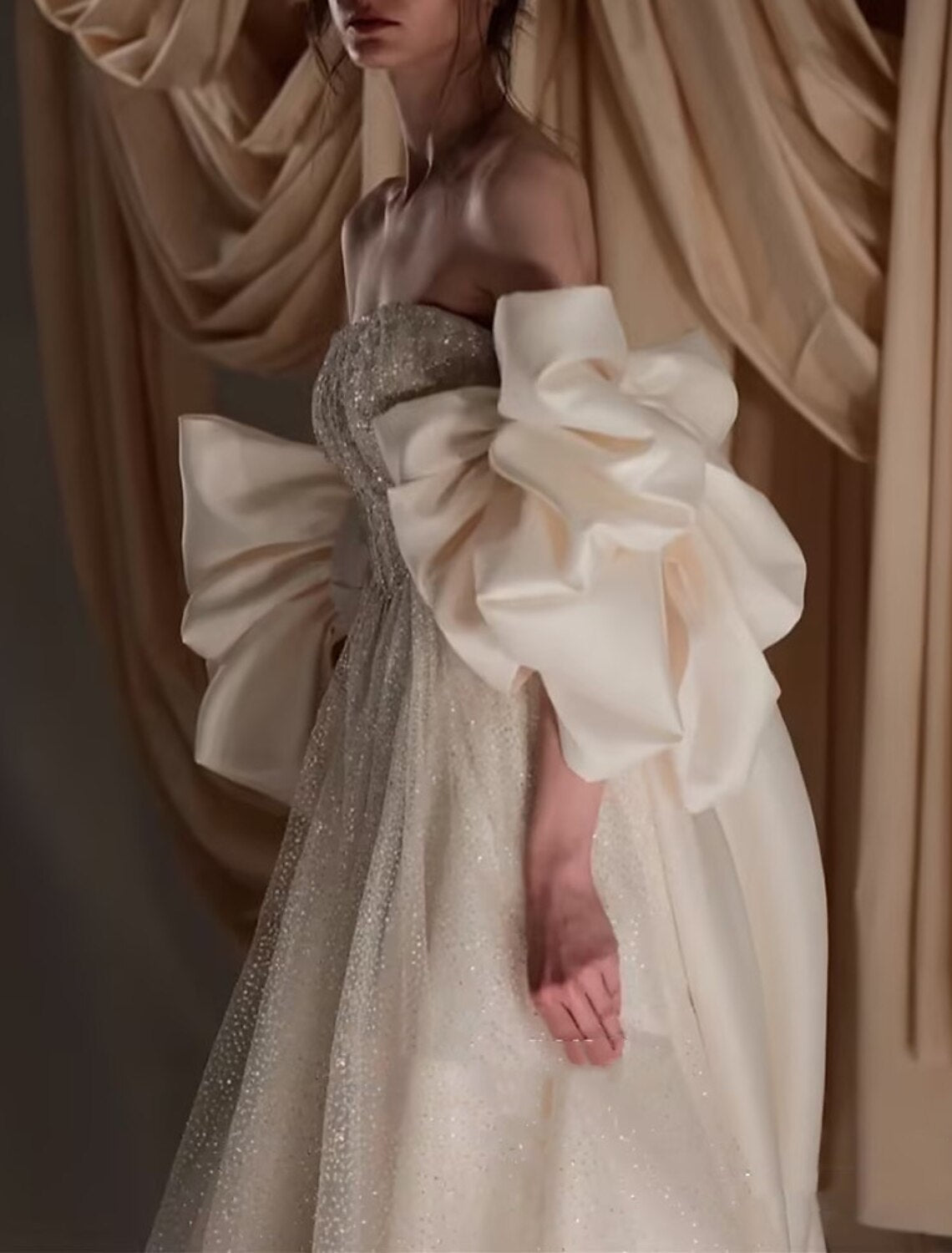 Glitter Wedding Dress For Brides Satin A Line Square Neck Short Sleeve Court Train Gown