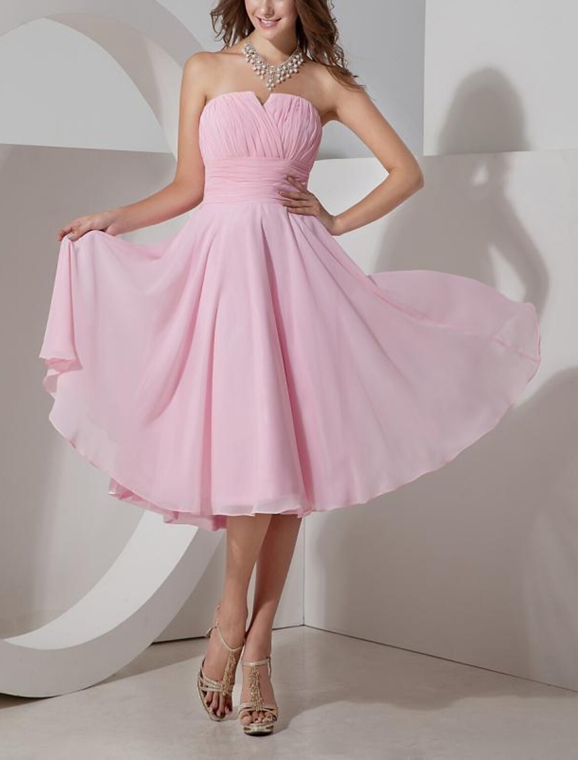 A Line Bridesmaid Dress Strapless V Neck Sleeveless Knee Length Chiffon Satin Shantung Pleats Draping Ruching Elegant