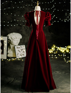 A-Line Mother of the Bride Dress Vintage Elegant V Neck Velvet Short Sleeve with Pleats