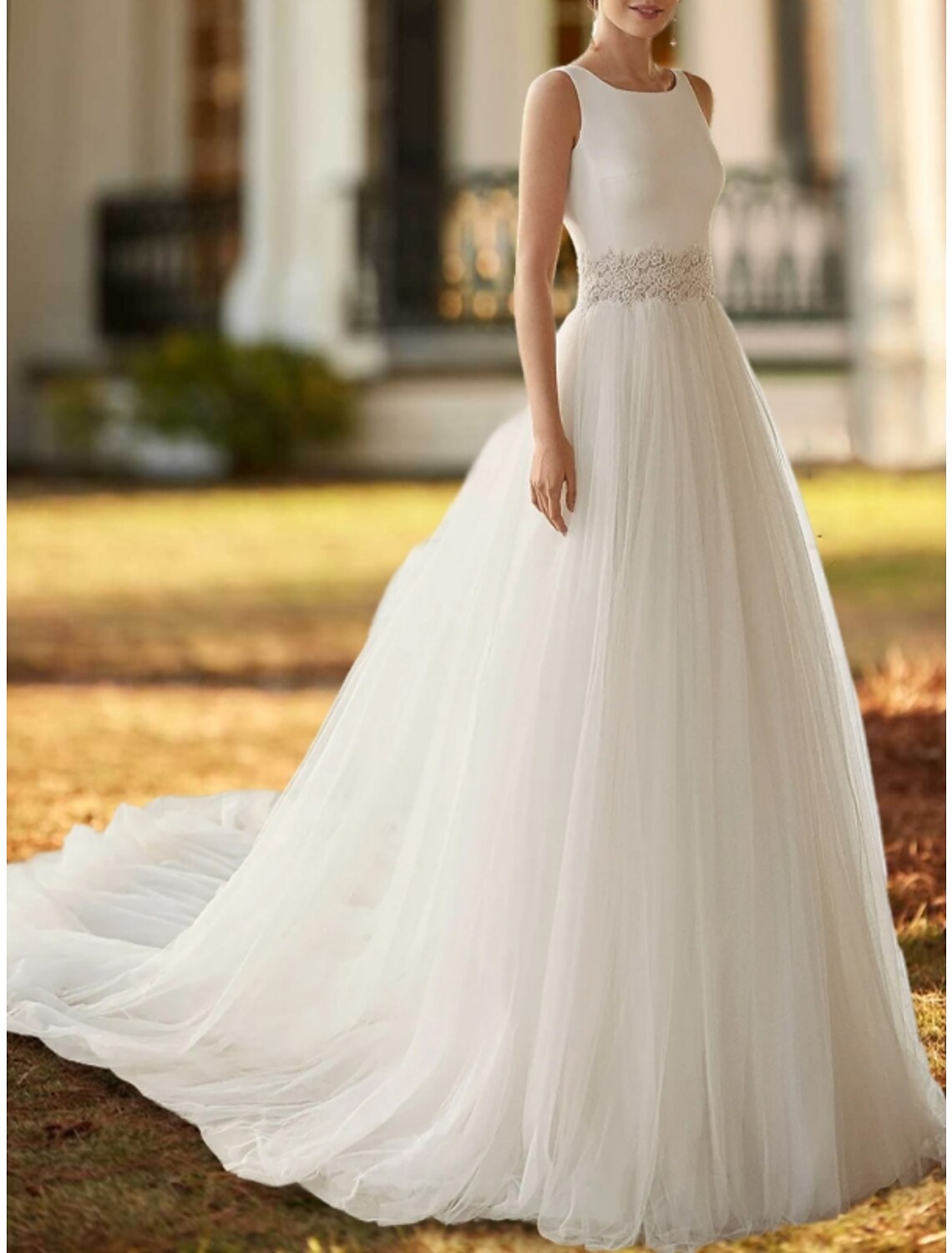 Lace Wedding Dress Sheath Gown for Brides Scoop Neck Sleeveless With Pleated Train