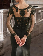 Black Gothic Mermaid Wedding Dress With Lace Beading Appliques For Halloween Brides