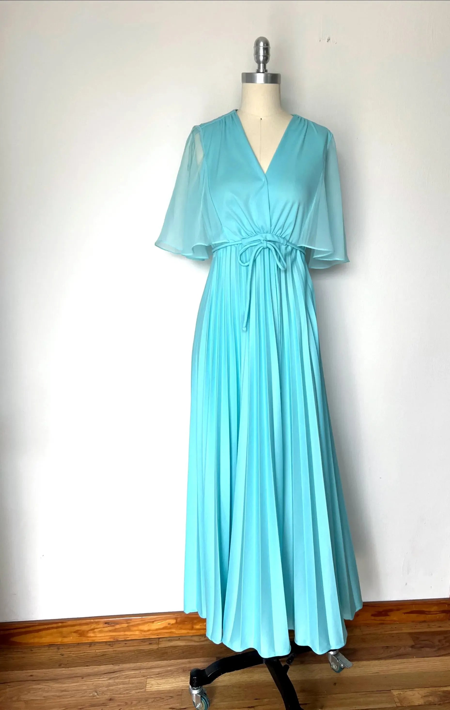 A Line Prom Dress With V Neck Cape Sleeves Pleated Turquoise Chiffon Floor Length Tie Waist For Glam Prom Night