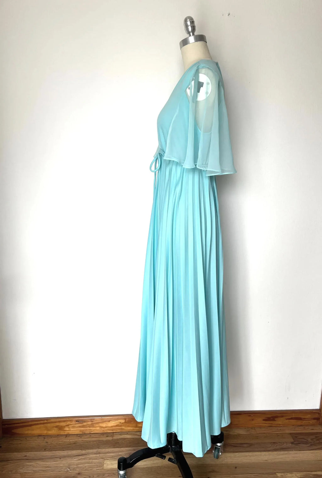 A Line Prom Dress With V Neck Cape Sleeves Pleated Turquoise Chiffon Floor Length Tie Waist For Glam Prom Night