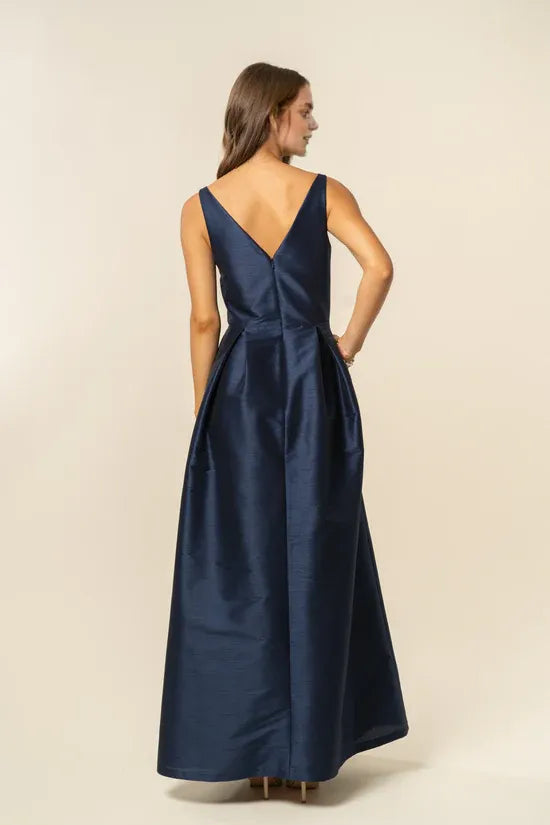 A-Line V Neck Floor-Length Sleeveless Prom Dresses V Back Beautiful Simple Strapless Prom Dresses