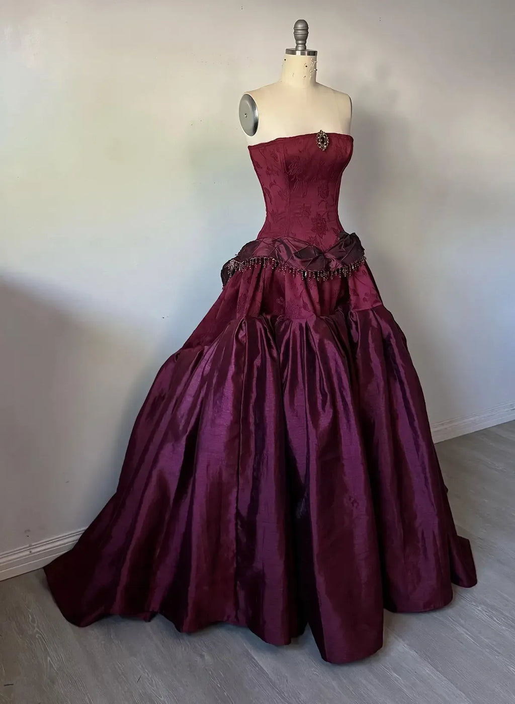 Glamorous Gothic Ball Gown Prom Dress With Strapless Sweetheart Neckline Beaded Bow Corset Back For Gothic Fans