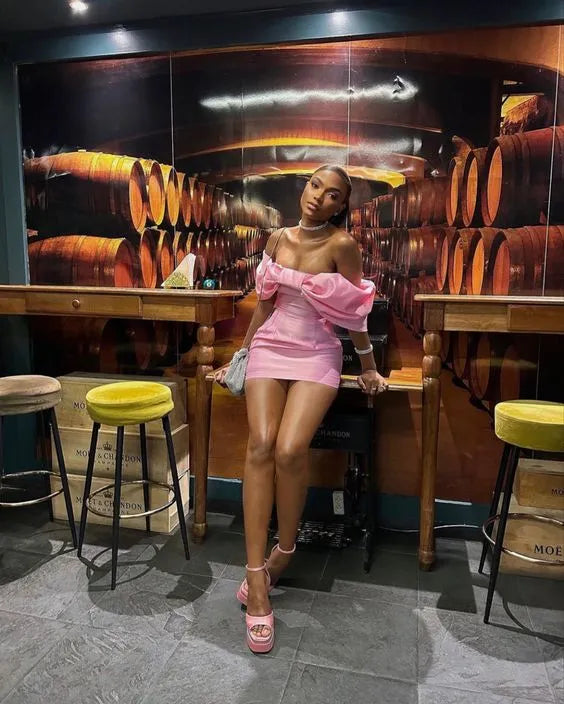 Off Shoulder Sleeveless Bodycon Pleated Short/Mini Homecoming Dress