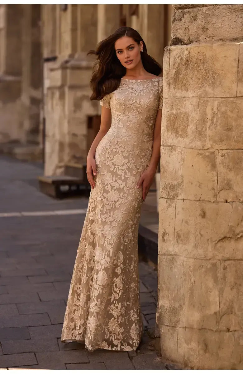Sheath Scoop Neck Short Sleeves Zipper Up Floor-Length Mother of the Bride Dress