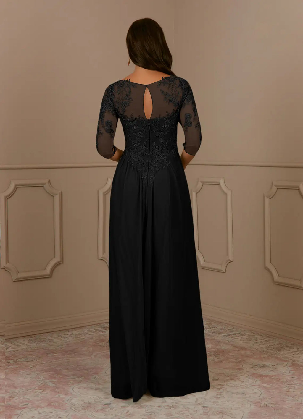 Black Dress Elegant A-Line Scoop Dress Floor-Length Short Sleeve Illusion Back Plus Size Mother of the Bride Dress