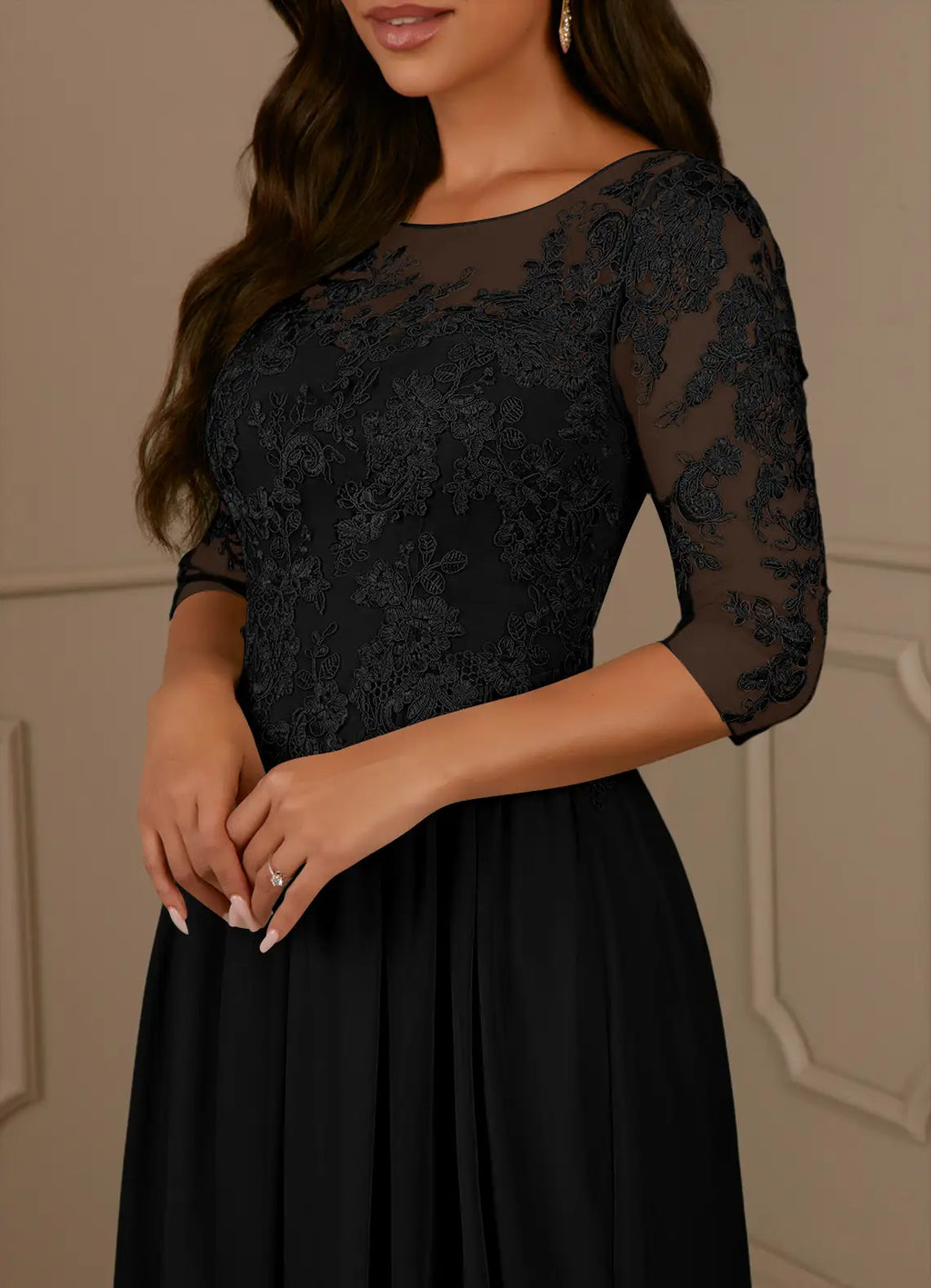 Black Dress Elegant A-Line Scoop Dress Floor-Length Short Sleeve Illusion Back Plus Size Mother of the Bride Dress