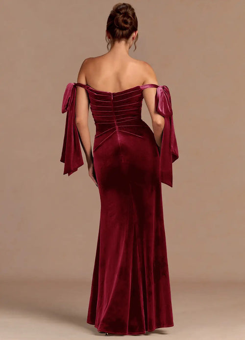 Robe de bal sirène longue en velours froncé avec nœud, épaules dénudées et fermeture éclair au dos