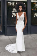 Captivating Trumpet Plunging V Neck Sleeveless Lace Back Floor Length Wedding Dress