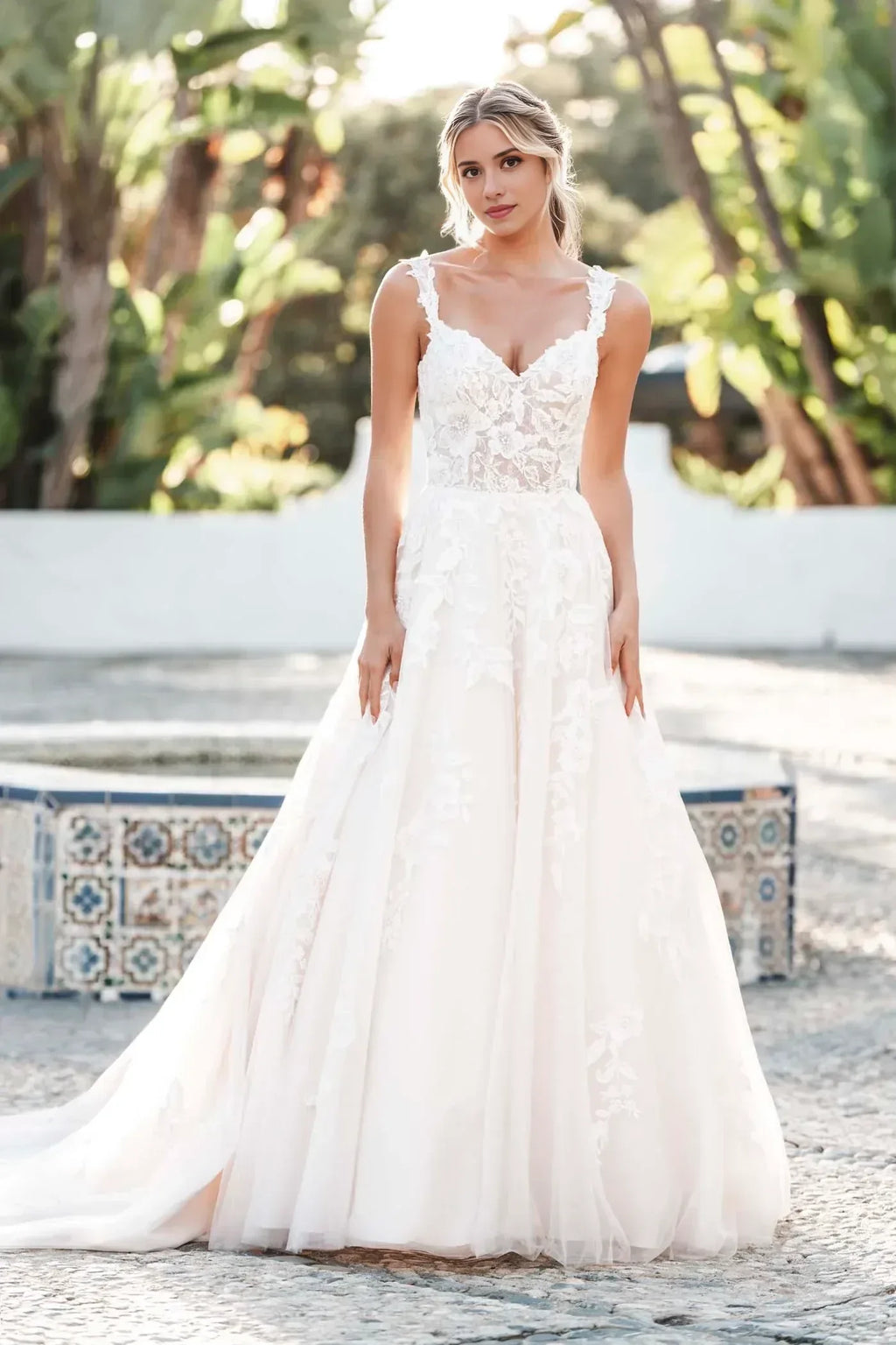 Charming Ball Gown Sweetheart Neckline Sleeveless Button Back Floor Length Wedding Dress