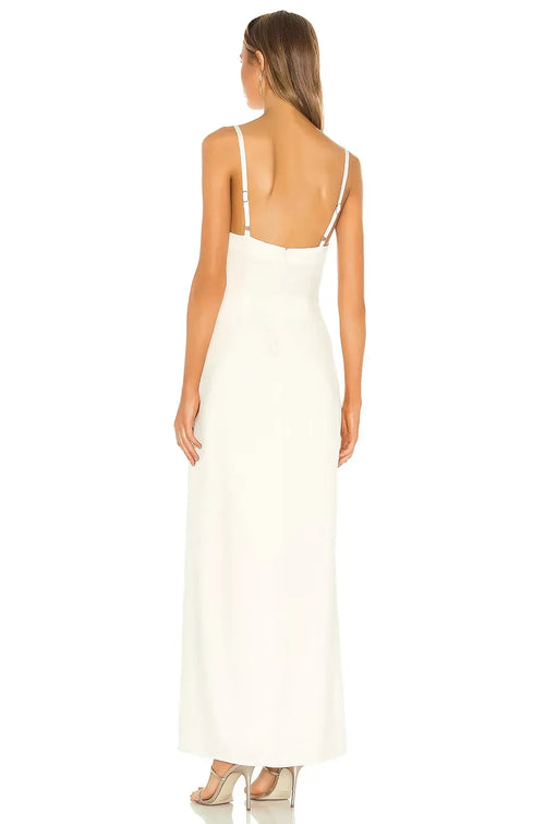 Charmante robe de soirée fourreau longue sans manches à col bénitier et fente haute