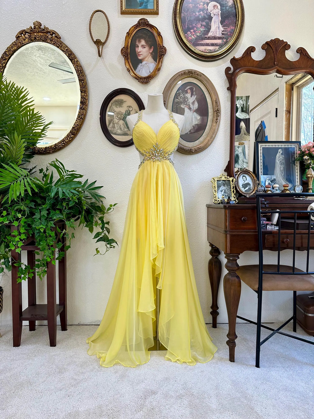 Vibrant Yellow Prom Dress For Women With Halter Neck Rhinestone Embellished Open Back A Line Chiffon Floor Length