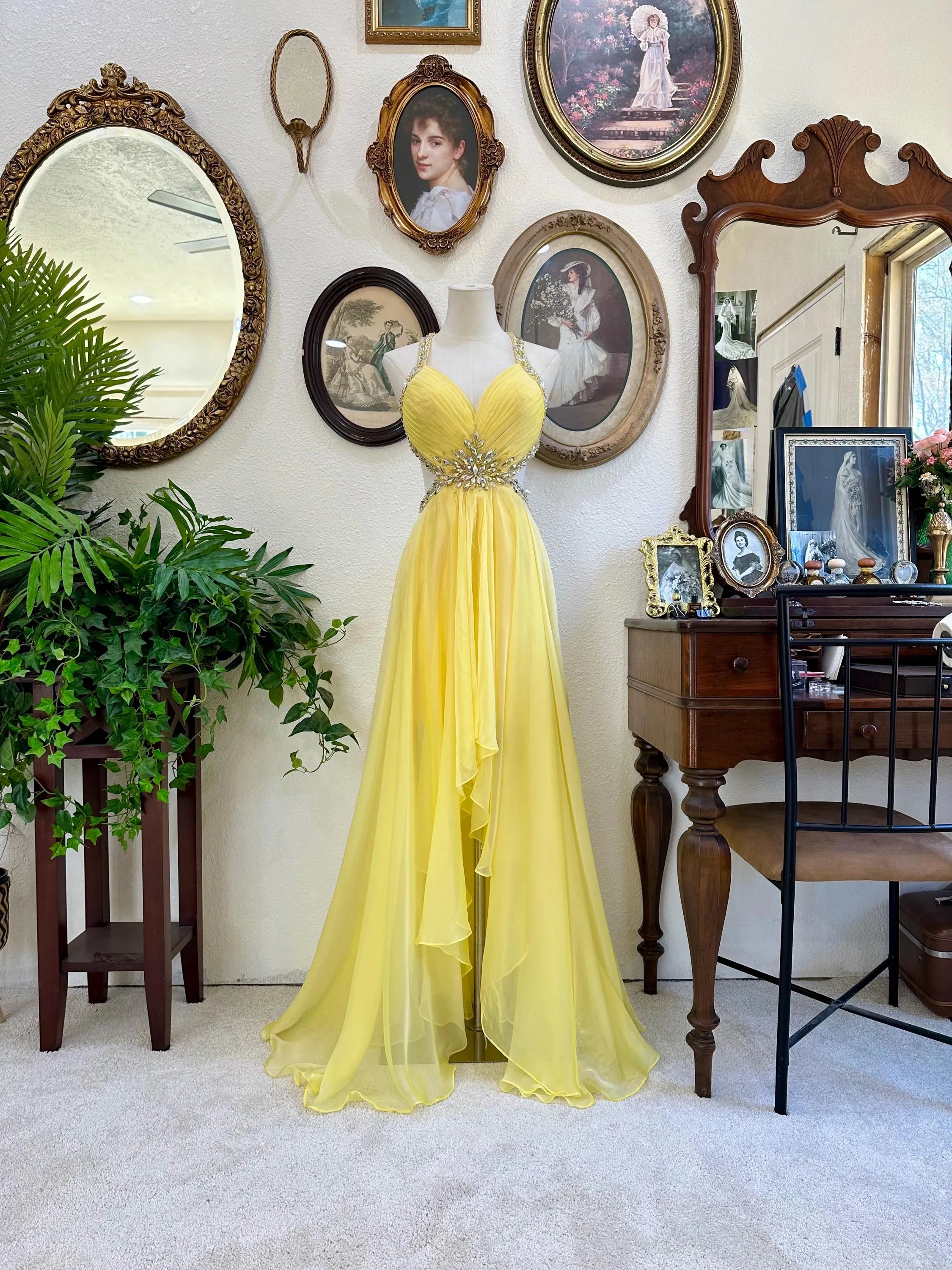 Vibrant Yellow Prom Dress For Women With Halter Neck Rhinestone Embellished Open Back A Line Chiffon Floor Length