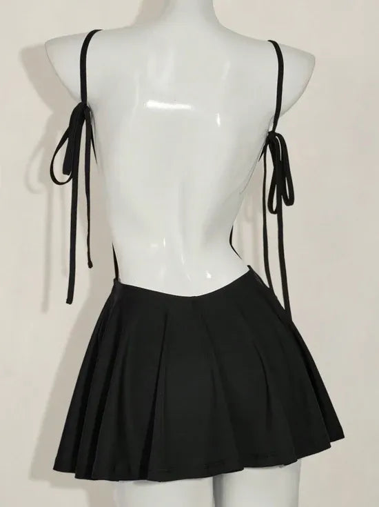 Black Charming A-Line Spaghetti Strap Tie Strap Open Back Short Homecoming Dress