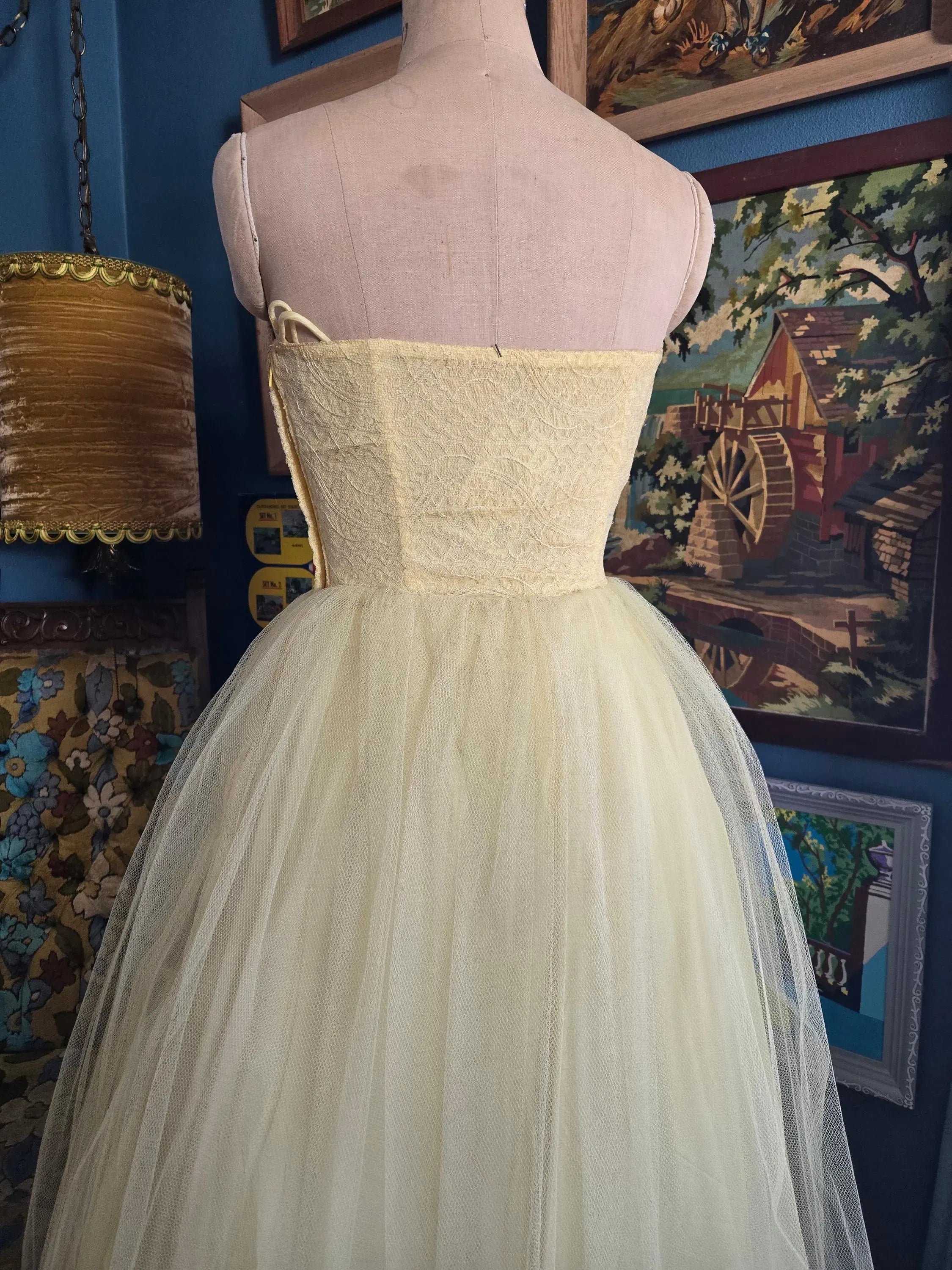 Charming A Line Strapless Lace Tulle Midi Prom Dress Pale Yellow With Bow For Prom Goers