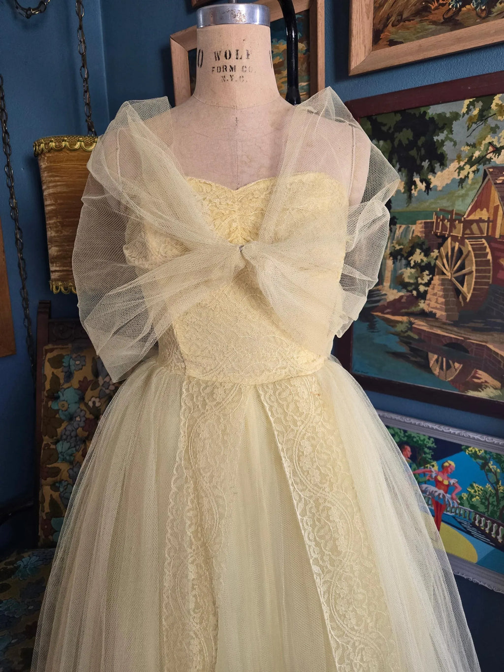 Charming A Line Strapless Lace Tulle Midi Prom Dress Pale Yellow With Bow For Prom Goers