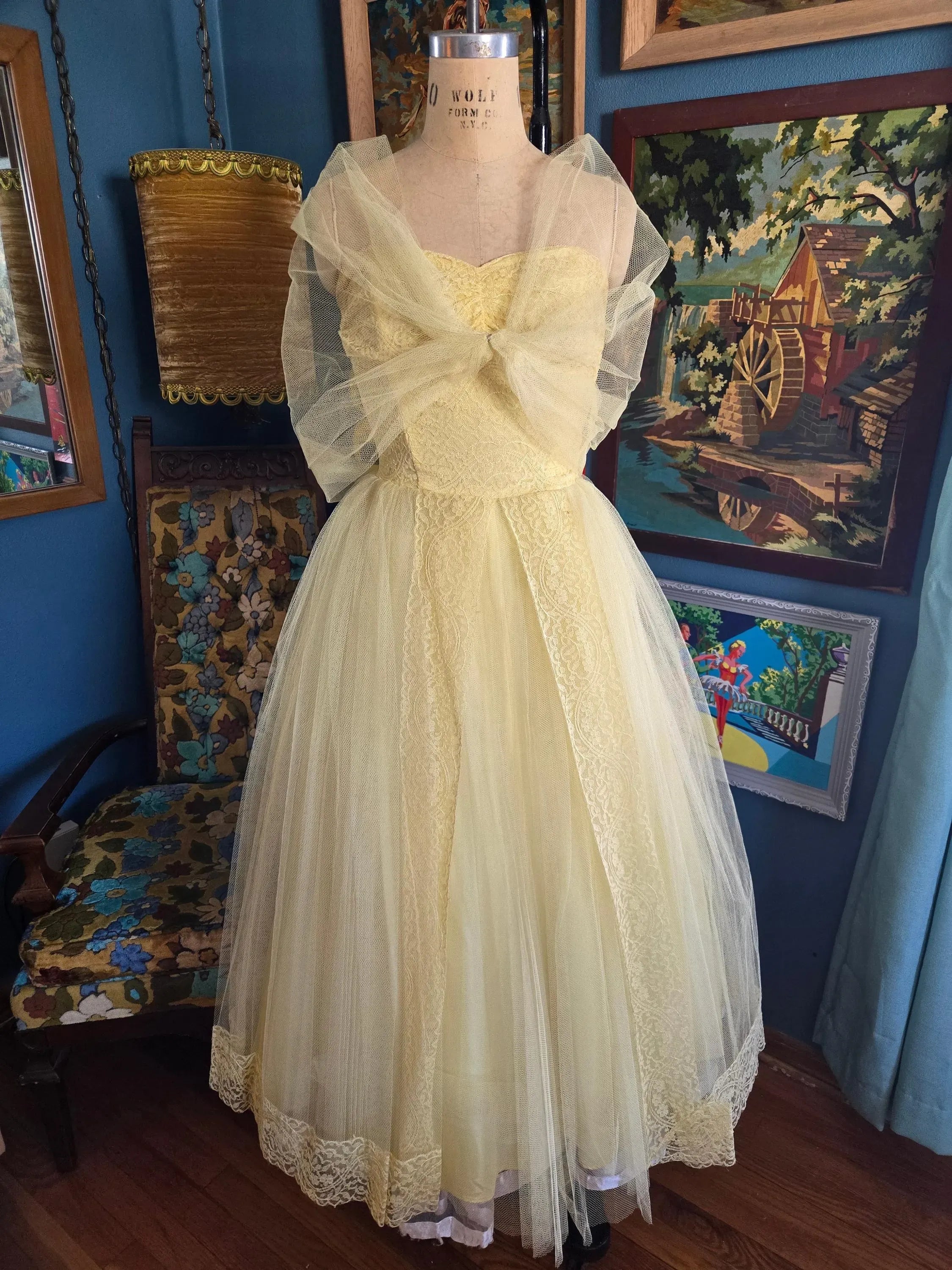 Charming A Line Strapless Lace Tulle Midi Prom Dress Pale Yellow With Bow For Prom Goers