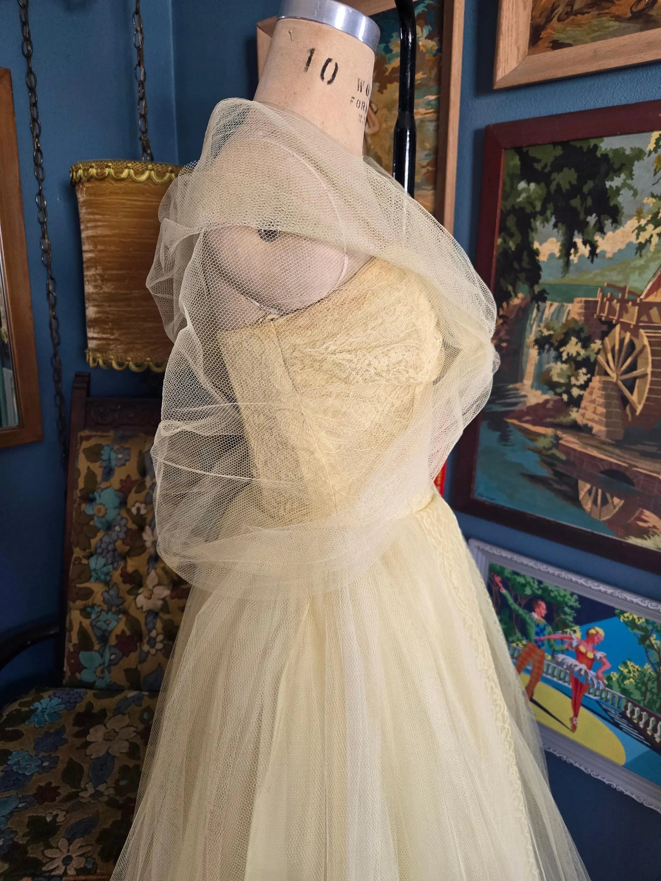 Charming A Line Strapless Lace Tulle Midi Prom Dress Pale Yellow With Bow For Prom Goers