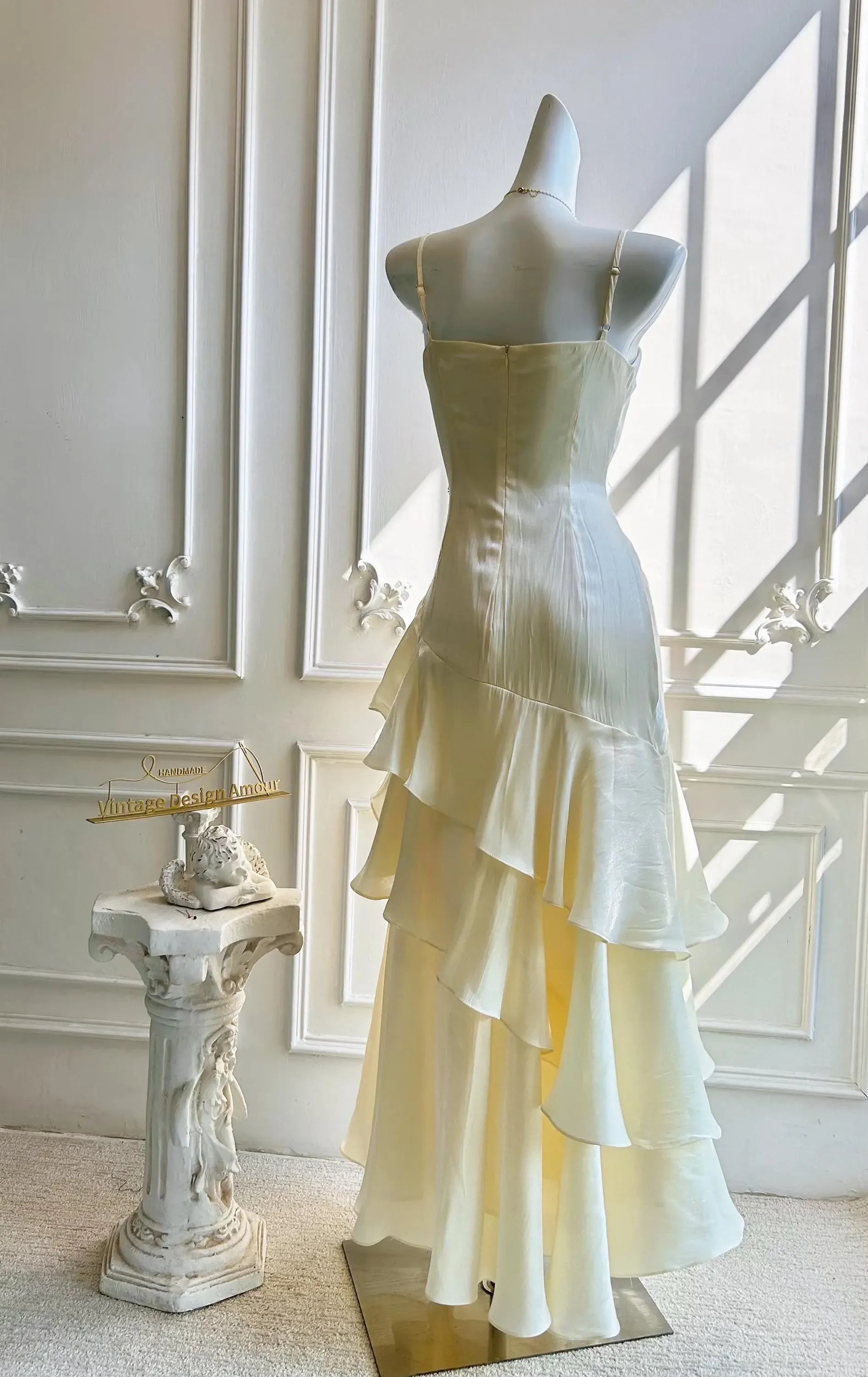 Mermaid Prom Dress Pale Yellow With Beaded Floral Appliques Spaghetti Straps Ruffle Hem For Prom Goers