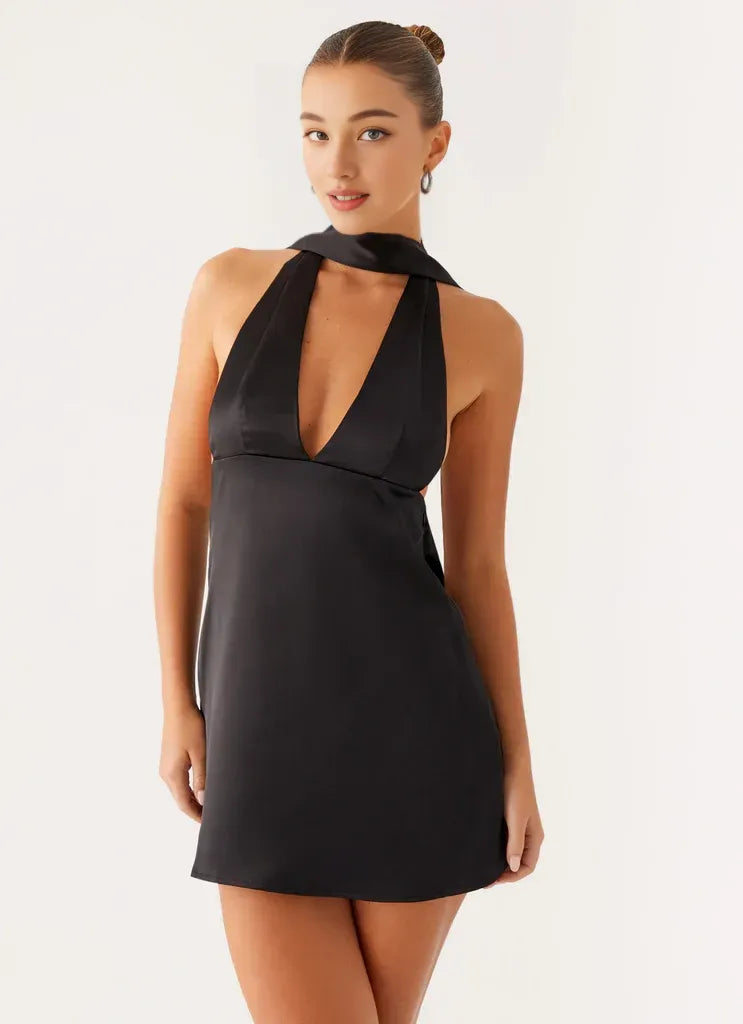 Charming Sheath/Column V Neck Sleeveless Backless Short-Mini Homecoming Dress