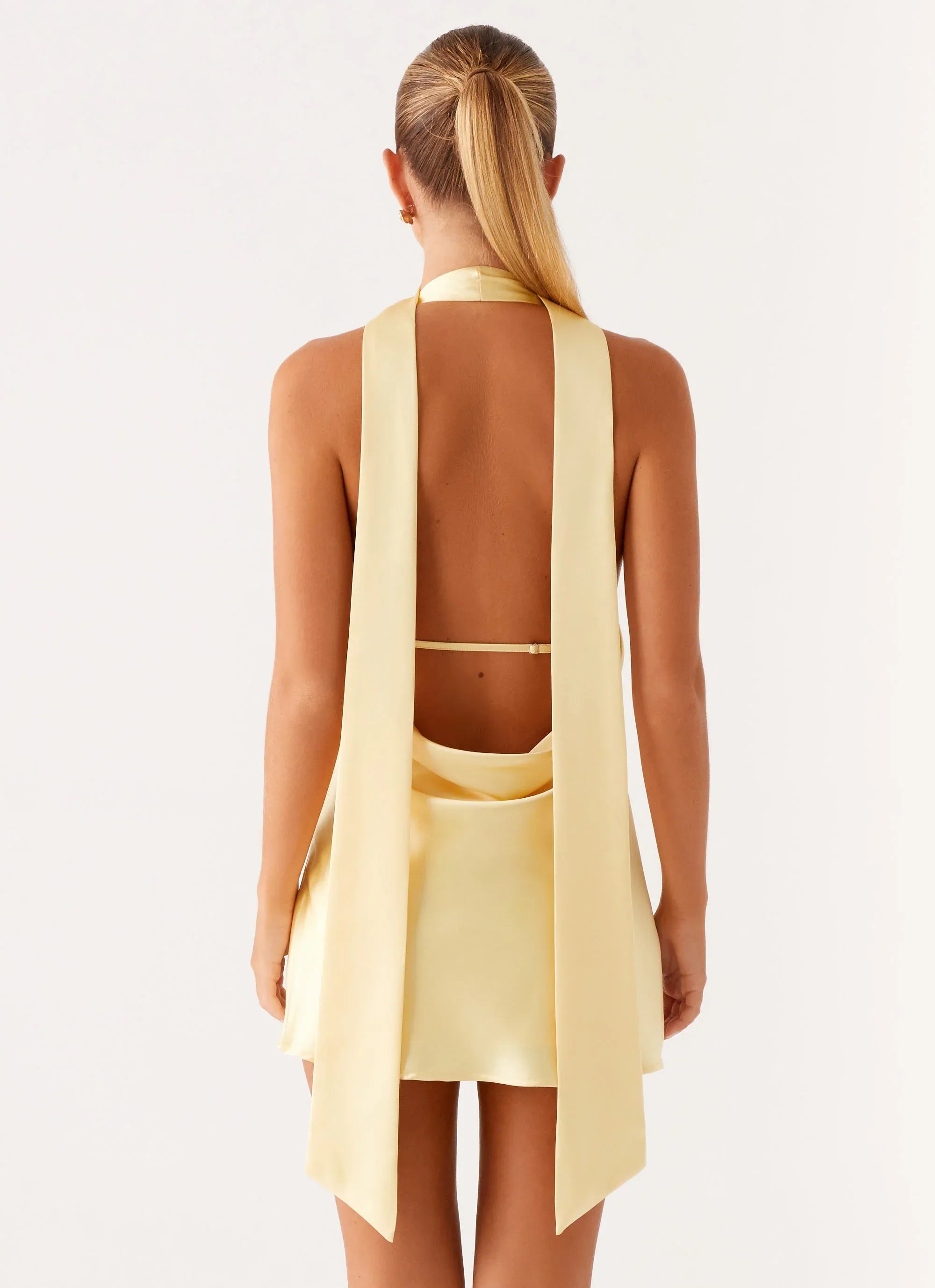 Charming Sheath/Column V Neck Sleeveless Backless Short-Mini Homecoming Dress