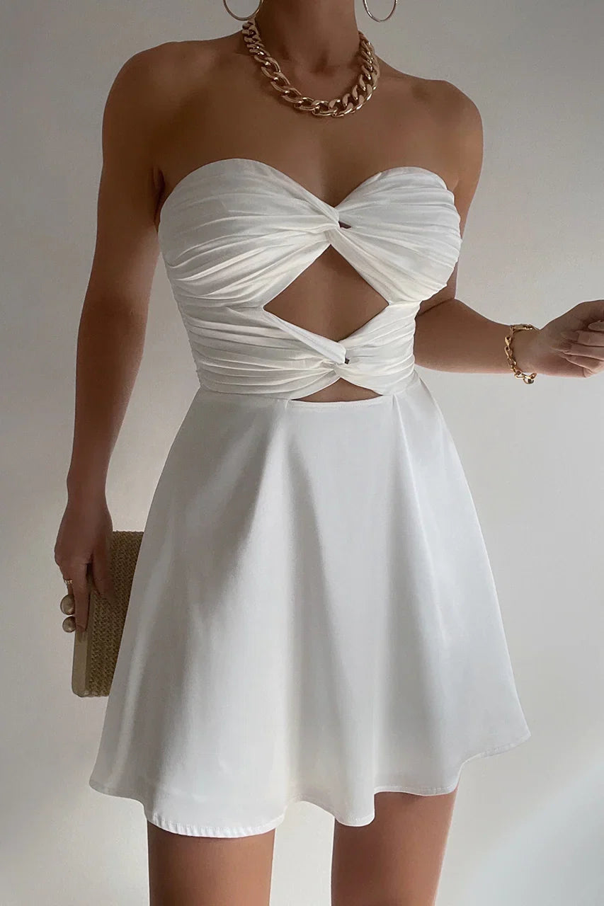 Charming A-Line/Princess Strapless Sleeveless Up Short-Mini Homecoming Dress