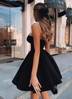 Black A-Line Sweetheart Neck Single Pearl Strap Mini Homecoming Dress