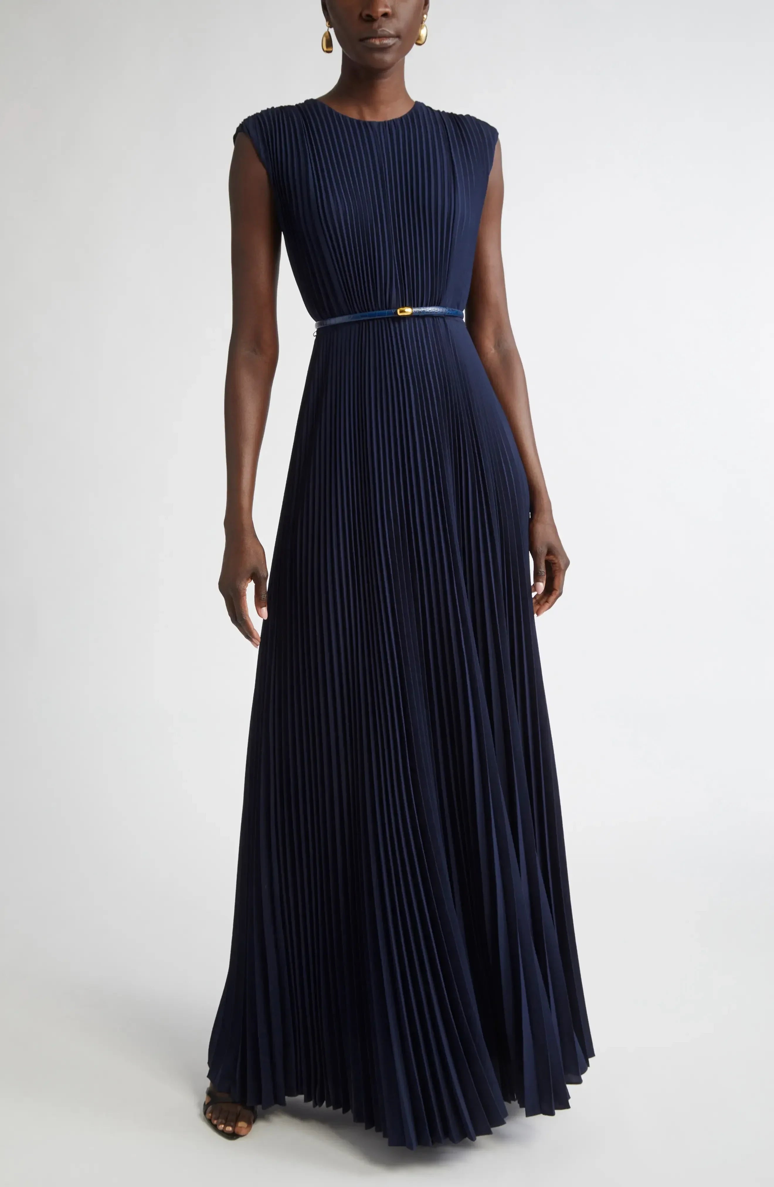 Chic Sheath Crew Neck Sleeveless Criss Cross Back Floor Length Evening Dress