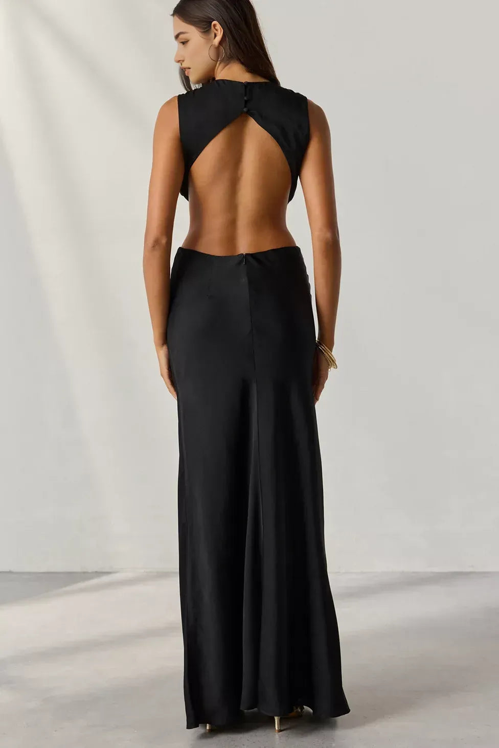 Chic Sheath High Neck Sleeveless Cutout Back Floor Length Prom Dress