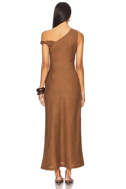 Robe de soirée chic fourreau asymétrique à une épaule, manches drapées et dos mi-long