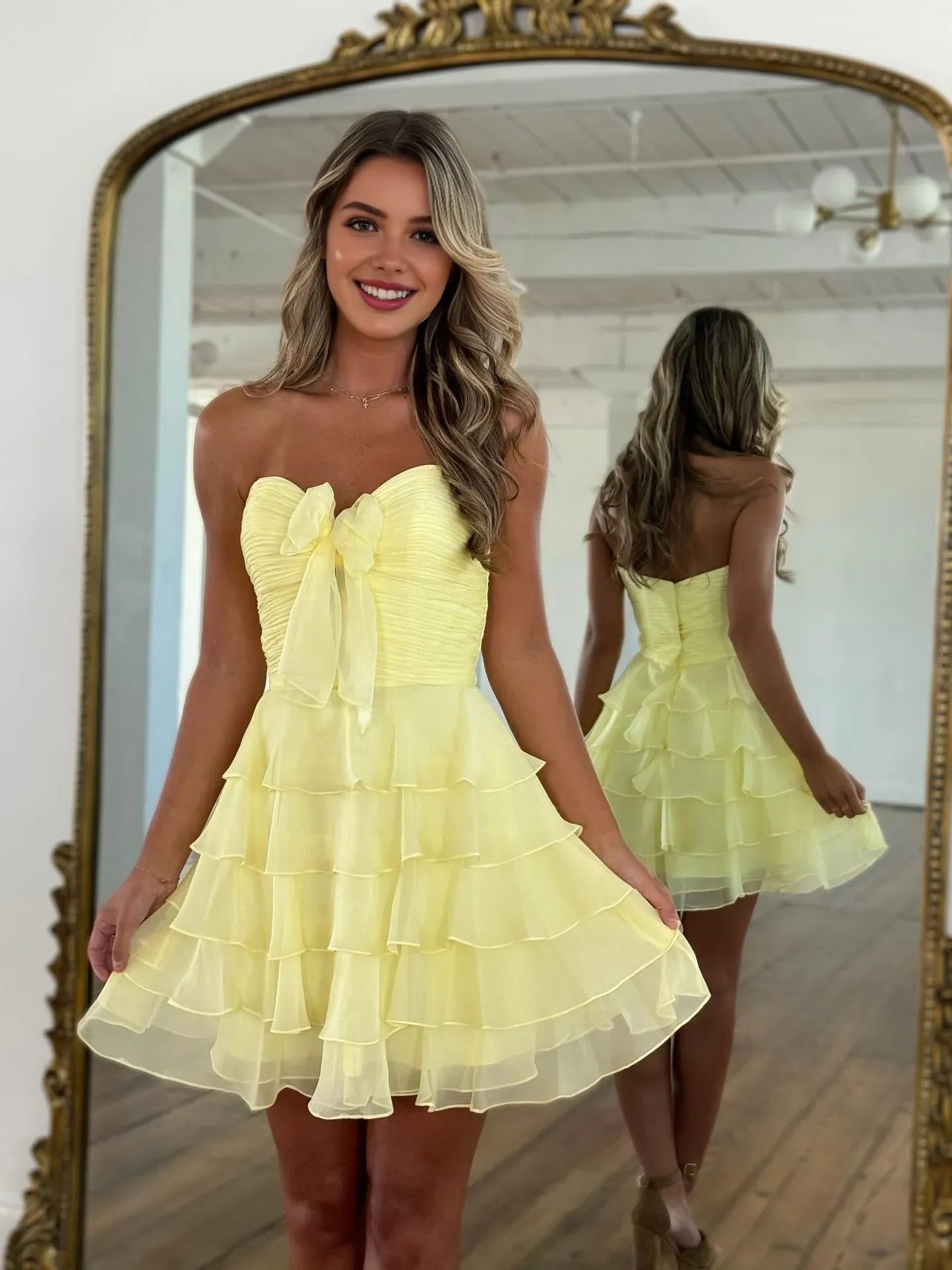 A-Line/Princess Sweetheart Sleeveless Zipper Up Short-Mini Homecoming Dress