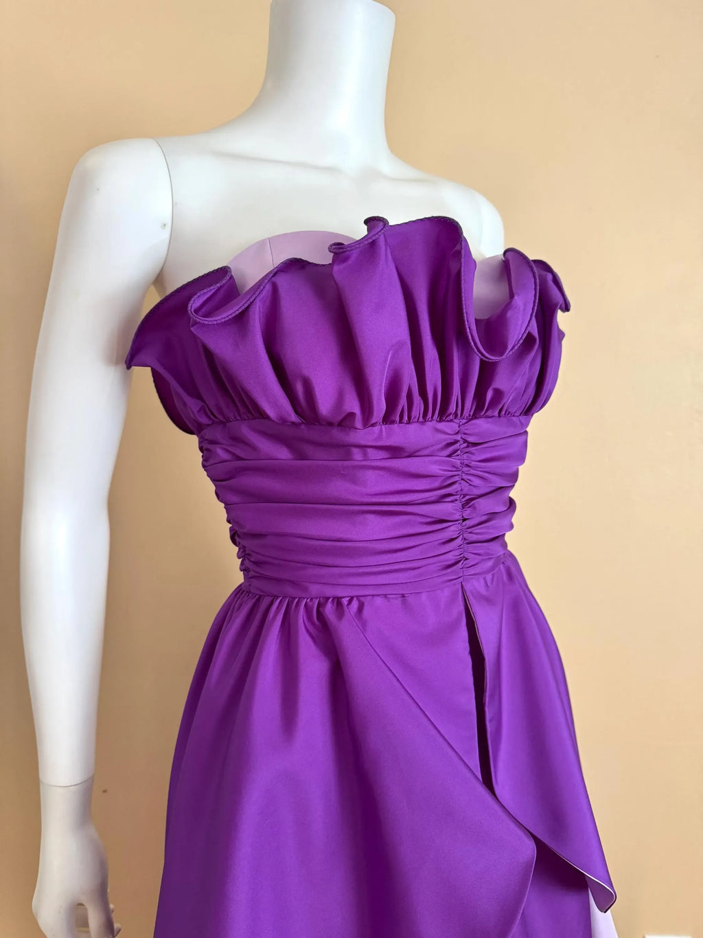 Chic Vintage Inspired A Line Strapless Prom Dress With Ruffled Ruched Bodice In Purple For Prom Night