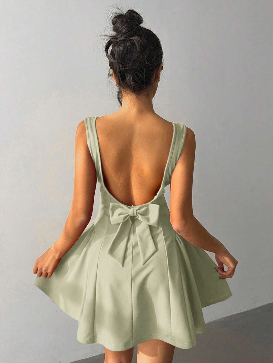 Sage Green A-Line Square Neck Bow Back Solid Color Mini Homecoming Dress