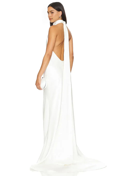 Robe de bal longue sans manches à col roulé, dos drapé et coupe fourreau de luxe