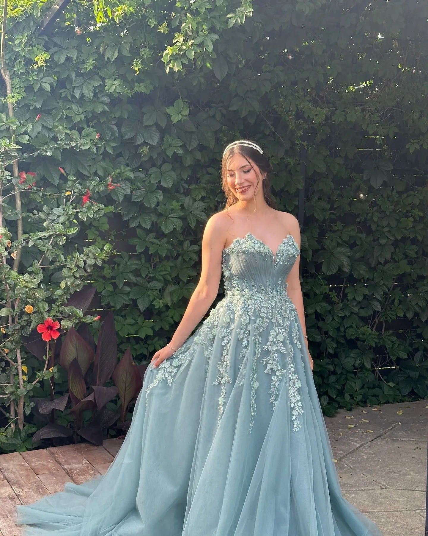 Classy Sweetheart Sleeveless Ball Gown Appliques Sweep Train Prom Dress