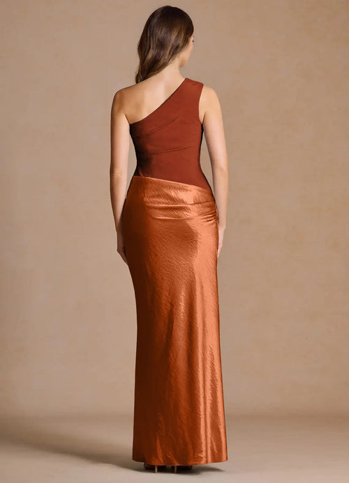 Robe de bal sirène en satin à épaules dénudées, bustier drapé, longueur ras du sol, style color block, best-seller
